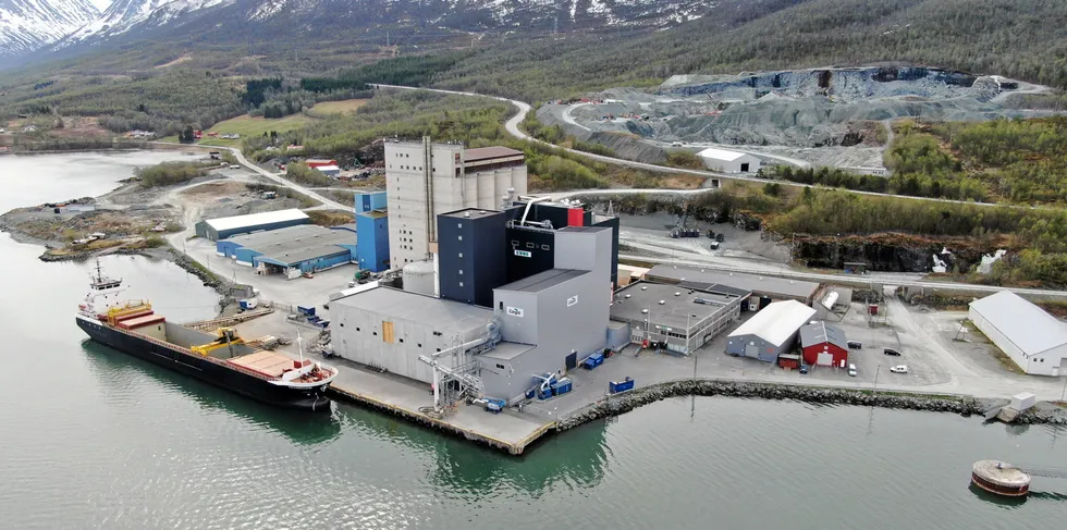 Cargills fiskefôr-fabrikk på Bergneset i Troms.