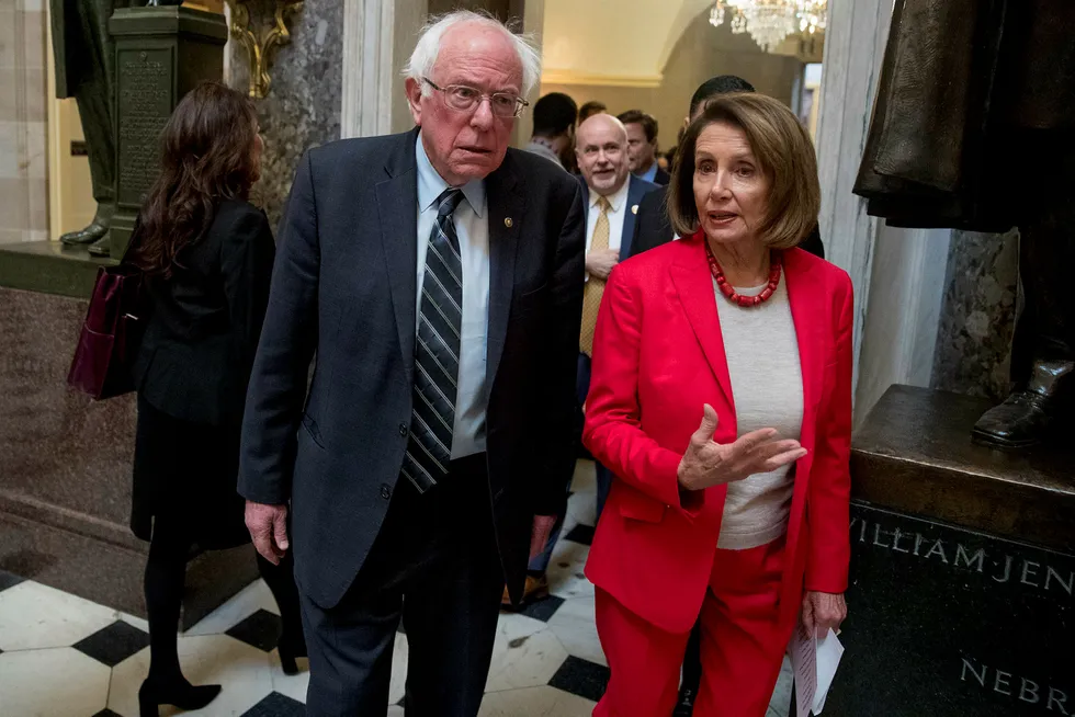 Bernie Sanders og Nancy Pelosi kraftig ut mot at Israel nekter kongresspolitikere innreise.