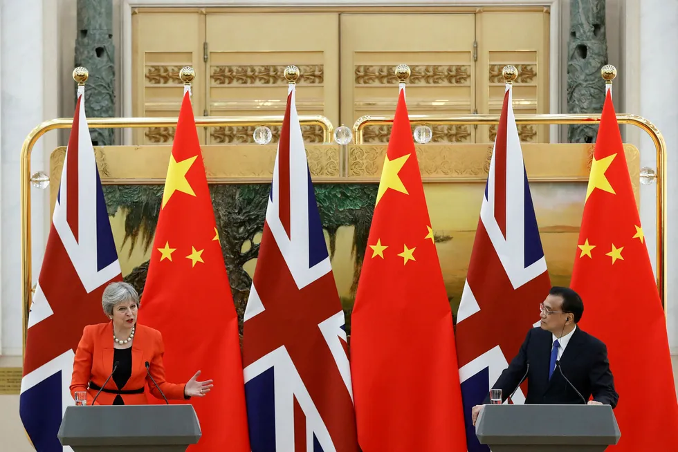 Storbritannias statsminister Theresa May holder pressekonferanse med Kinas statsminister Li Keqiang. Foto: Andy Wong / AP / NTB scanpix