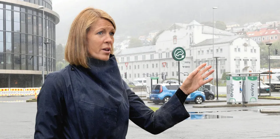 Eviny-sjef Ragnhild Fresvik sier at det må være en følgekonsekvens av Melkøya-beslutningen at man bevilger mer kapasitet til NVE.