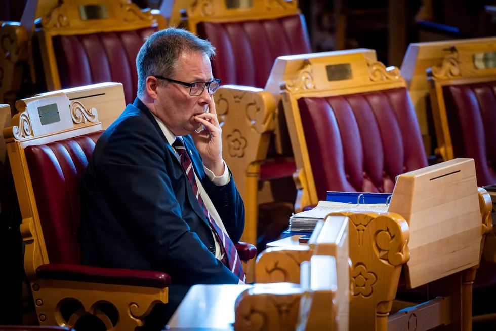 Forsvarsminister Bjørn Arild Gram (Sp) var onsdag i den muntlige spørretimen på Stortinget, og fikk blant annet spørsmål om mulig F16-hjelp til Ukraina.