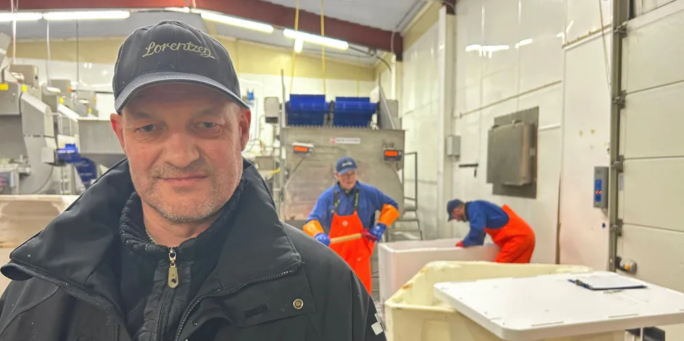 Per-Arvid Hanssen er kaiformann på Lorentzen Fisk AS på Brensholmen. Der er alt klart for mottak og pakking av skrei, men enn så lenge går det i kysttorsk.