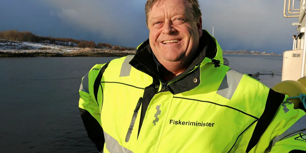 REGELENDRING: Fiskeriminister Harald Tom Nesvik (Frp) vil vurdere reglene om frysing av rund notsei.