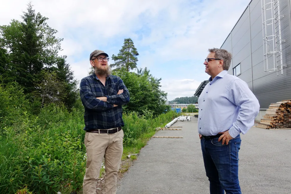 Etter konkursen i Viking Heat Engines i fjor, kjøpte Harald Nes Rislå (til venstre) og Geir Robstad boet. Nå prises det nye selskapet, Heaten as, til 60 millioner kroner.