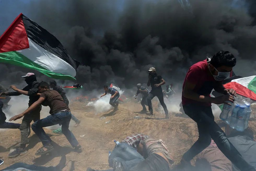 Mange palestinere er drept på Gazastripen de siste dagene i forbindelse med åpningen av USAs nye mabassade i Jerusalem. Foto: Ibraheem Abu Mustafa/Reuters/NTB Scanpix