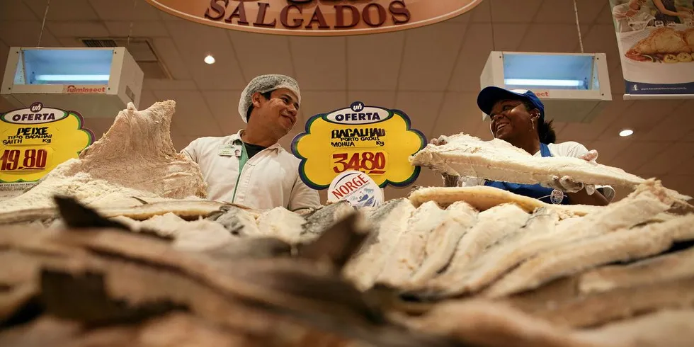 BACALAO: Stablene med klippfiskflak er fortsatt å finne i brasilianske supermarked, men markedsandelene spises av mer bearbeidet klippfisk. Foto: Rafael Sanchez Fabrés