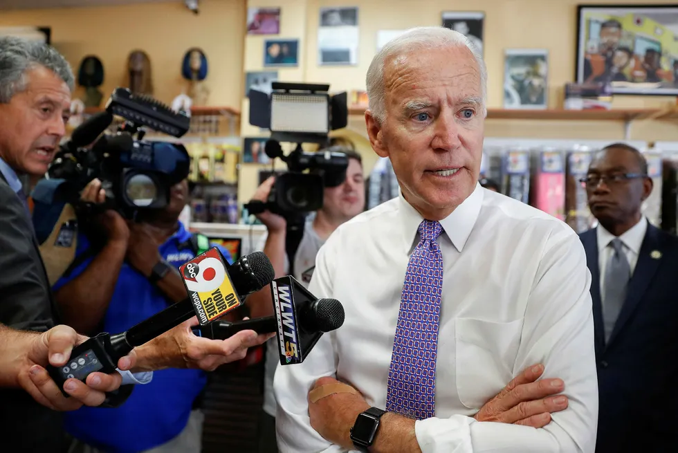 Joe Biden skal tar betenkningstid ut året på hvorvidt han vil prøve å vinne Det hvite hus fra Donald Trump i 2020. Foto: John Minchillo/AP/NTB Scanpix