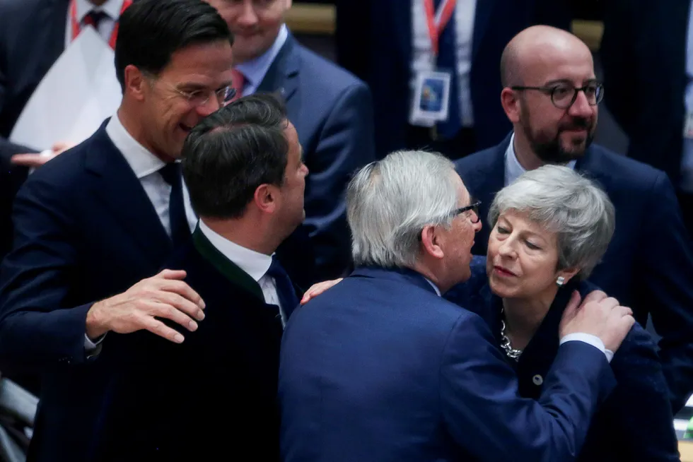 Etter en lang utspørring av Storbritannias statsminister Theresa May skal europeiske ledere nå ta stilling til forslaget hennes om en utsettelse av brexit.