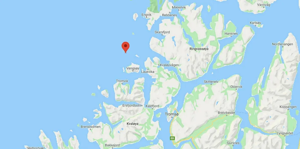Arbeidsulykken skjedde ved et oppdrettsanlegg i nærheten av Småvær i Troms.
