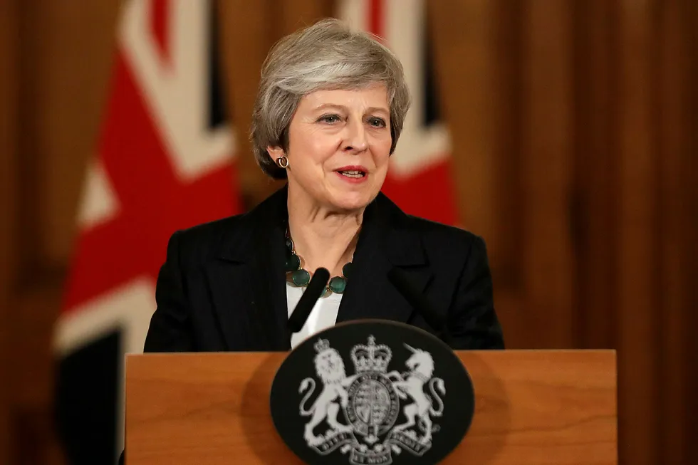 Storbritannias statsminister Theresa May er presset etter avtaleutkastet med EU om brexit.