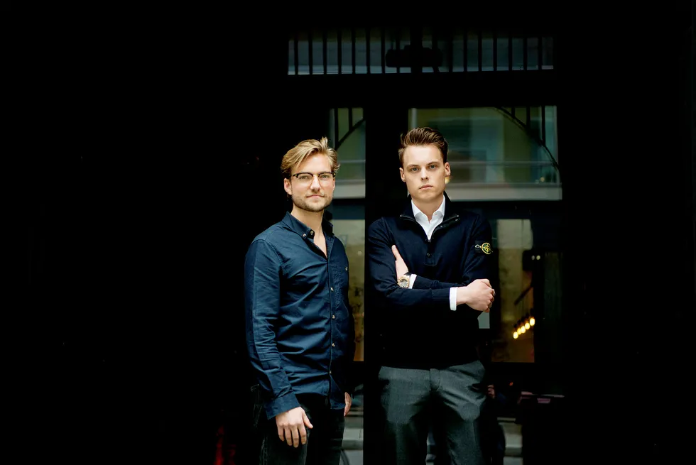 Gustav Magnar Witzøe (24) (til høyre) investerer millioner i selskapet Key Butler (tidligere Lotel), som ledes av gründer Oscar Hellenes (til venstre). Foto: Mikaela Berg