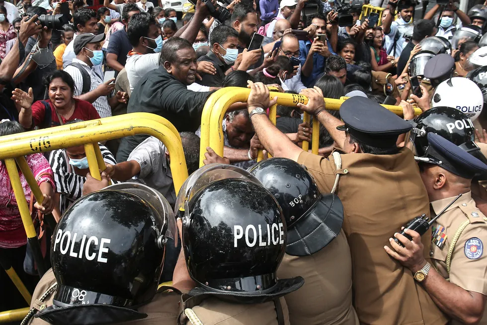 Demonstrasjoner mot de økonomiske problemene i Sri Lanka ved statsminister Ranil Wickremesinghe sin bolig denne uken.