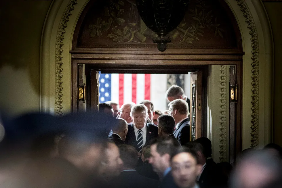 USAs President Donald Trump holder sin første tale i senatet. Her er Presidenten på vei ut etter talen. Foto: Gunnar Blöndal