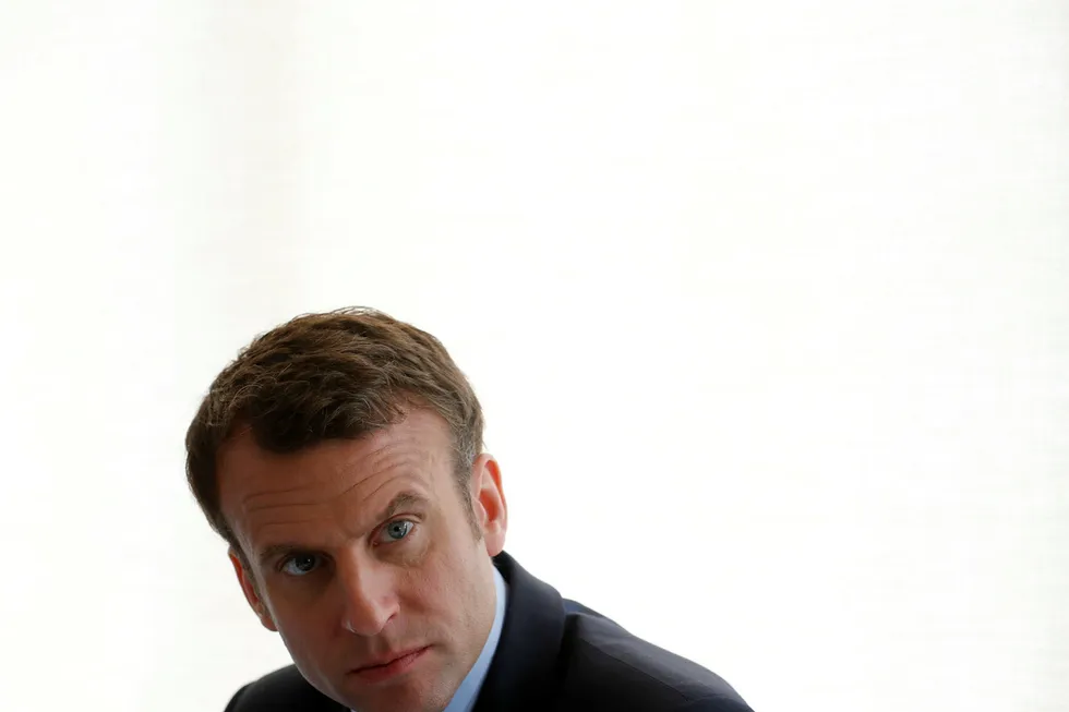 Den uavhengige sentrumskandidaten Emmanuel Macron har avlyst valgkamparrangementer fredag. Foto: Philippe Wojazer / AP / NTB Scanpix
