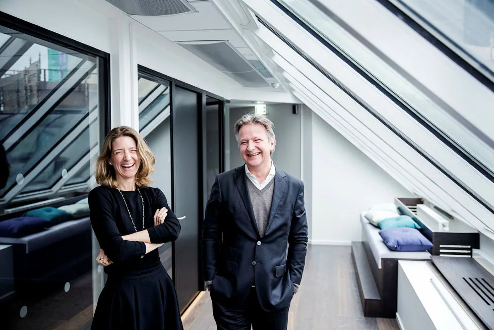 Anniken Haugen Jebsen blir ny administrerende direktør i Zync. Her sammen med daglig leder Claus Sonberg. Foto: Fredrik Bjerknes
