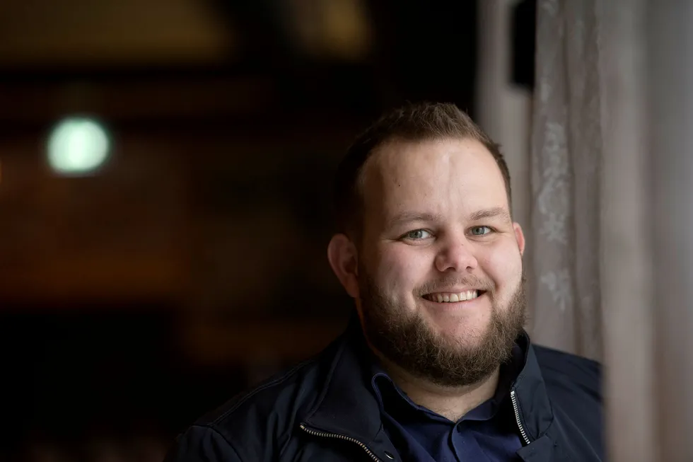Gard L. Michalsen (32) er ny sjefredaktør og administrerende direktør i E24. Det gjør at eierskapet i Medier24 er i spill. Foto: Elin Høyland