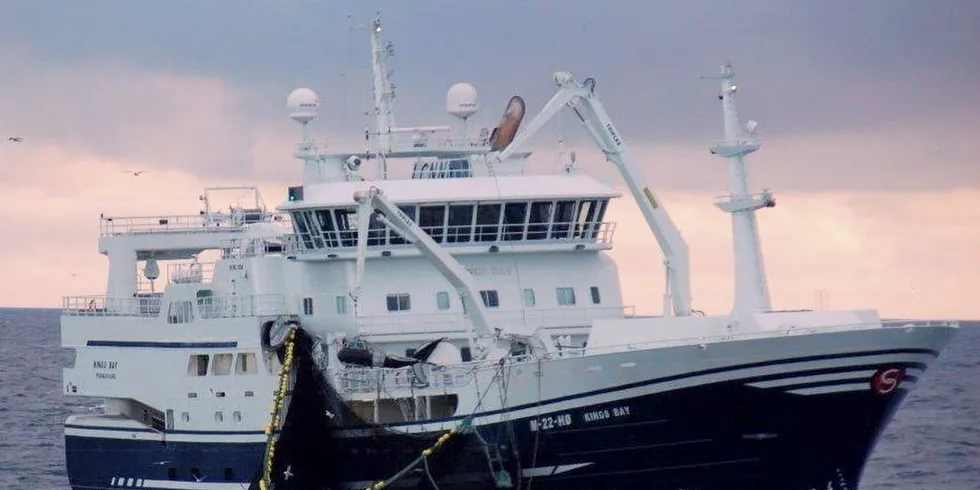 Sævik-familiens "Kings Bay" på makrellfisket. Foto: Kystvakten