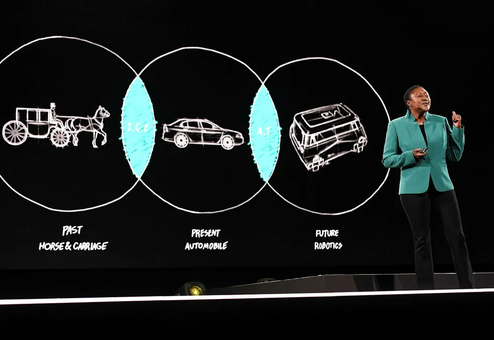 Zoox-sjef Aicha Evans forklarer hvordan selvkjørende biler fungerer.