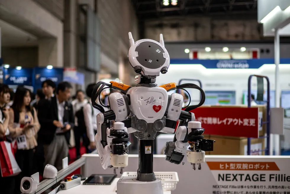 Det er stor interesse rundt japanske selskaper. Her fra Fooma Japan 2024 Food Processing EXPO i Tokyo i juni, hvor roboter til restaurantindustrien ble vist frem.