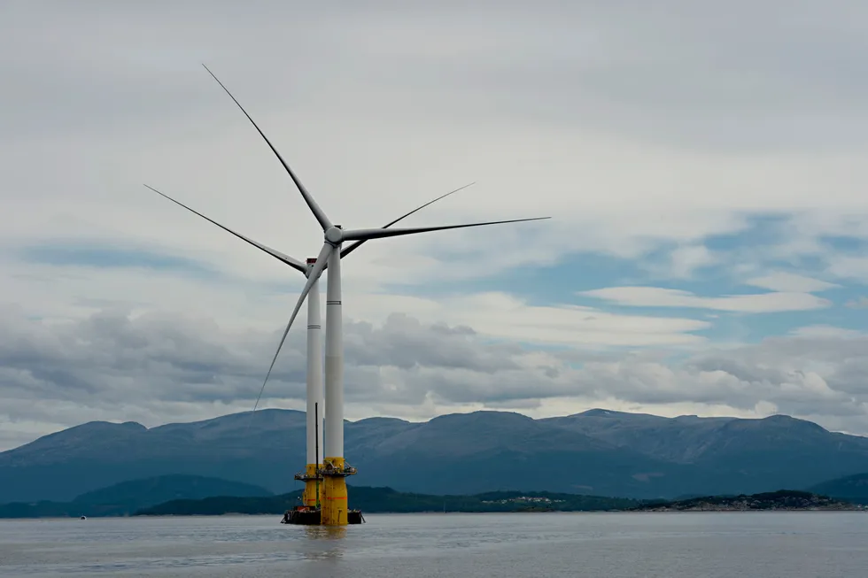Utbyggingen av havvindprosjektet Sørlig Nordsjø II blir en politisk nøtt for samarbeidspartnerne på rødgrønn side hvis de vinner valget. Her bilde fra Equinors enorme havvindprosjekt i Skottland.