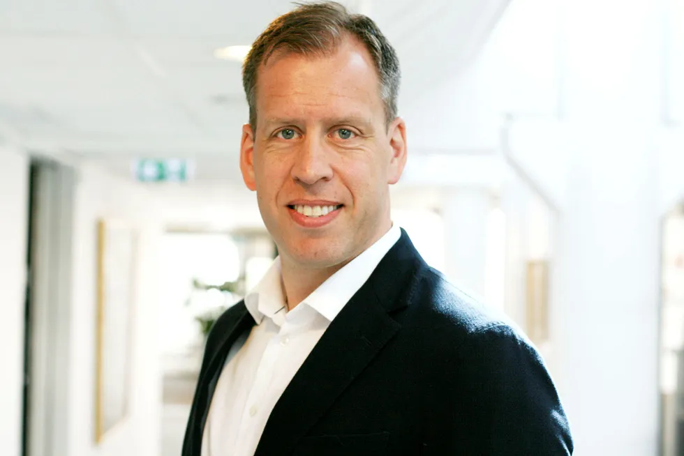 Lars Olav Olaussen (40) er ny toppsjef i Komplett. Han har bakgrunn som senior vice president for forretningsutvikling og salg i Orkla.