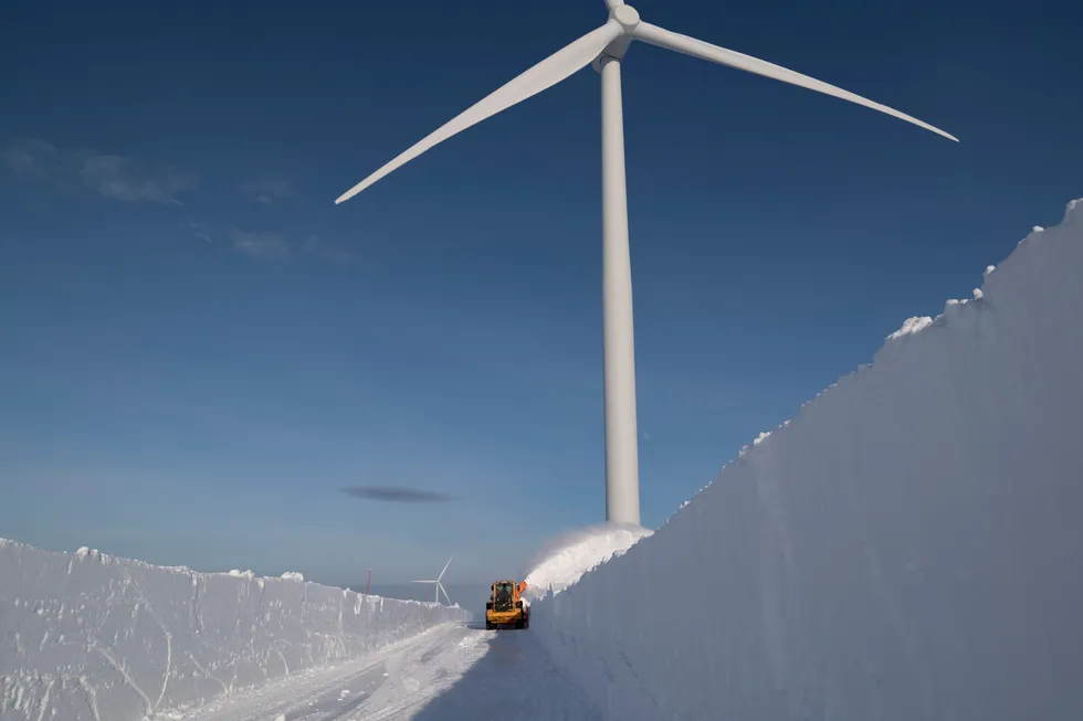 Raggovidda vindkraftverk i Berlevåg kommune i Finnmark har en produksjonskapasitet som tilsvarende strømforbruket til cirka 20.000 husstander.