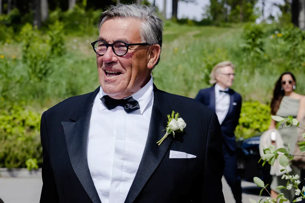 Hagen-familien gir to millioner kroner til Høyres valgkamp. Her ved pappa Stein Erik Hagen under sønnens bryllup i Holmenkollen kapell nylig.