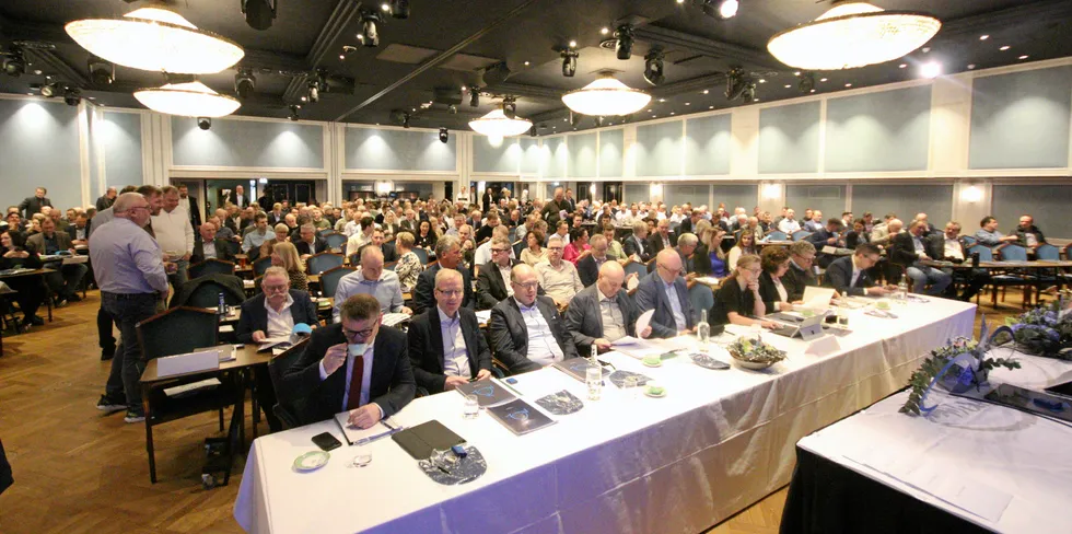 Flere hundre delegater og gjester er tirsdag samlet til Fiskebåts årsmøte på Thon Hotel Bristol i Oslo.