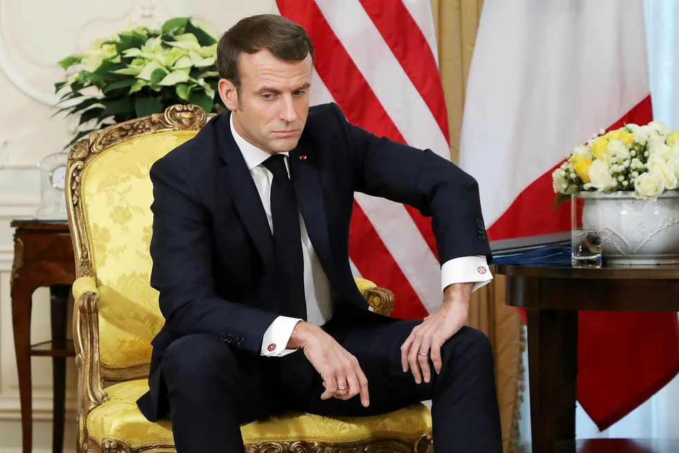 Emmanuel Macron er svekket etter utskiftningene i regjeringen, skriver innleggsforfatteren.