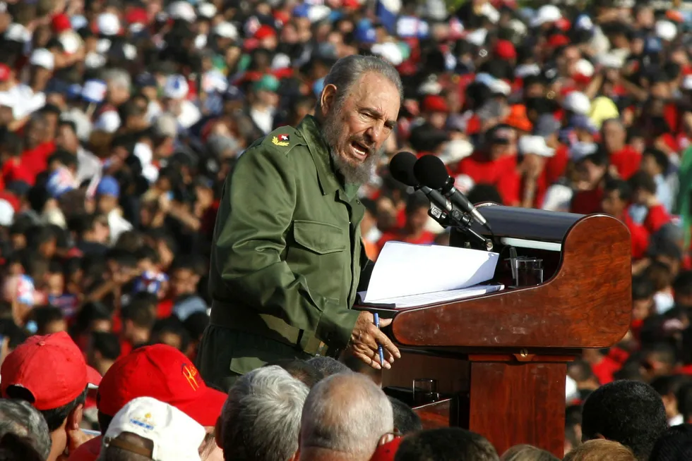 Cubas frigjøringshelt Fidel Castro holder 1. mai-tale i Havanna, Cuba i 2006. Foto: Javier Galeano