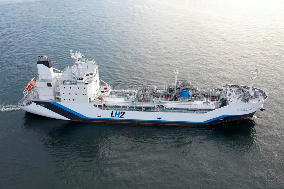 The first purpose-built liquefied hydrogen carrier Suiso Frontier during its voyage between Australia and Japan at the end of 2021.