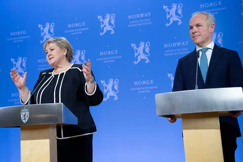 Pressekonferanse med statsminister Erna Solberg og finansminister Jan Tore Sanner om koronavirusutbruddet.