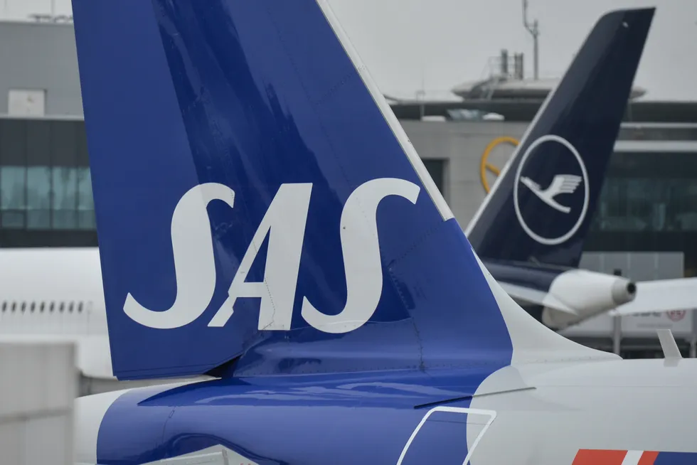 SAS- og Lufthansa-fly på sistnevntes hovedbase i Frankfurt.