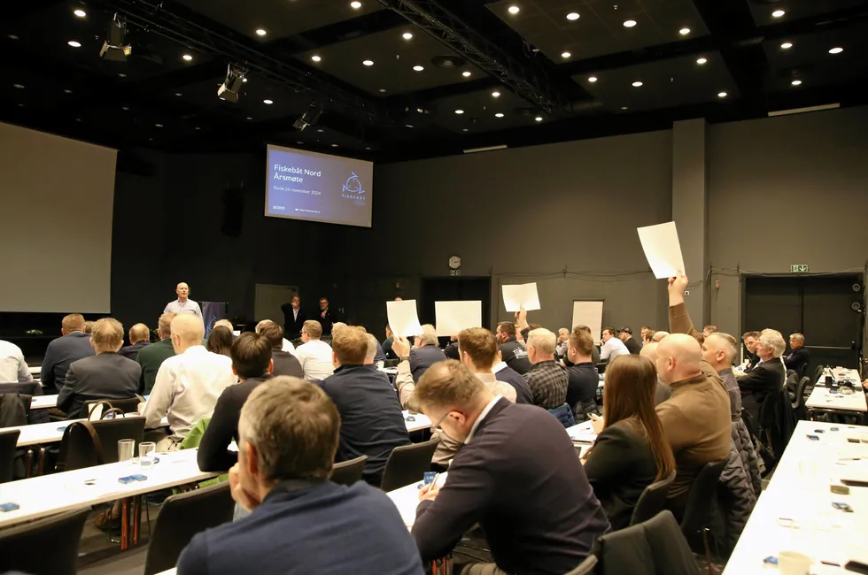 Stor kyst-representanter ville myke opp formuleringen om utmelding, men fikk ikke flertall da årsmøtet i Fiskebåt Nord diskuterte organisasjonssaken tirsdag.