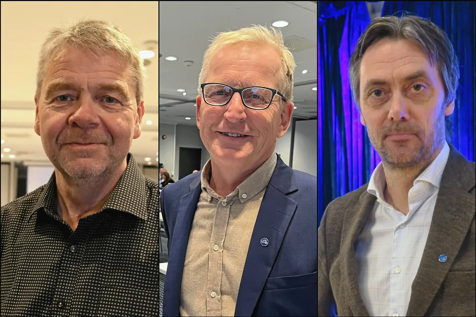 Det går mot splitting i Noregs Fiskarlag, skriv Nils Myklebust. Her er Roger Hansen (t.v) i Fiskarlaget Nord, leder i Norges Fiskarlag, Kåre Heggebø, og leder ifiskebåt Christian Halstensen.