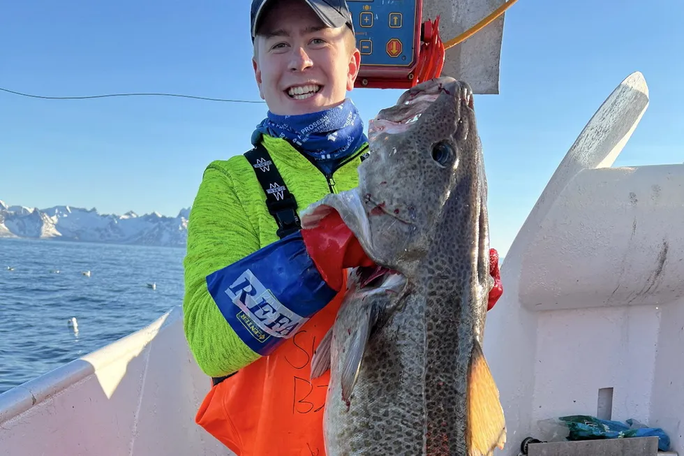 Simen Bjørn (20) fra Finnsnes har gått Fiske og fangst ved Senja videregående og er nå lærling på andreåret.