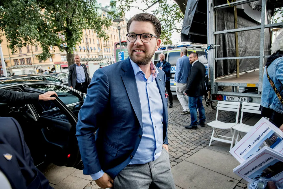 Jimmie Åkesson, partileder i Sverigedemikratene, har startet arbeidet etter søndagens valg. Her fra et valgmøte forrige uke.