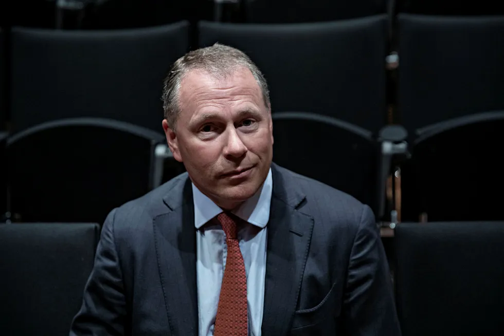 Påtroppende oljefondssjef Nicolai Tangen etter tre timers pressekjør i Norges Bank.