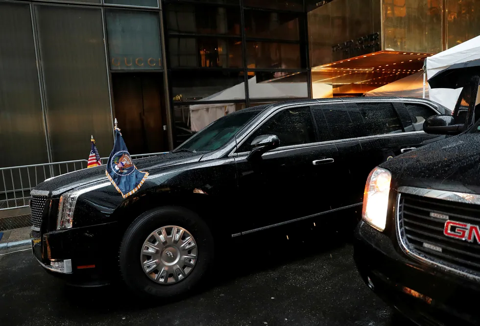 Donald Trump har en General Motors-laget Cadillac som sin presidentbil. Den blir neppe selvkjørende med det første.