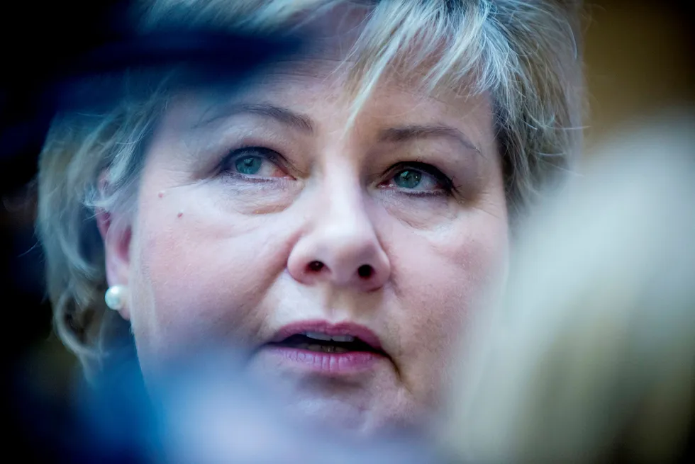 Statsminister Erna Solberg presiserer at hele regjeringen, inkludert justisminister Sylvi Listhaug, står bak unnskyldningen. Foto: Gorm K. Gaare
