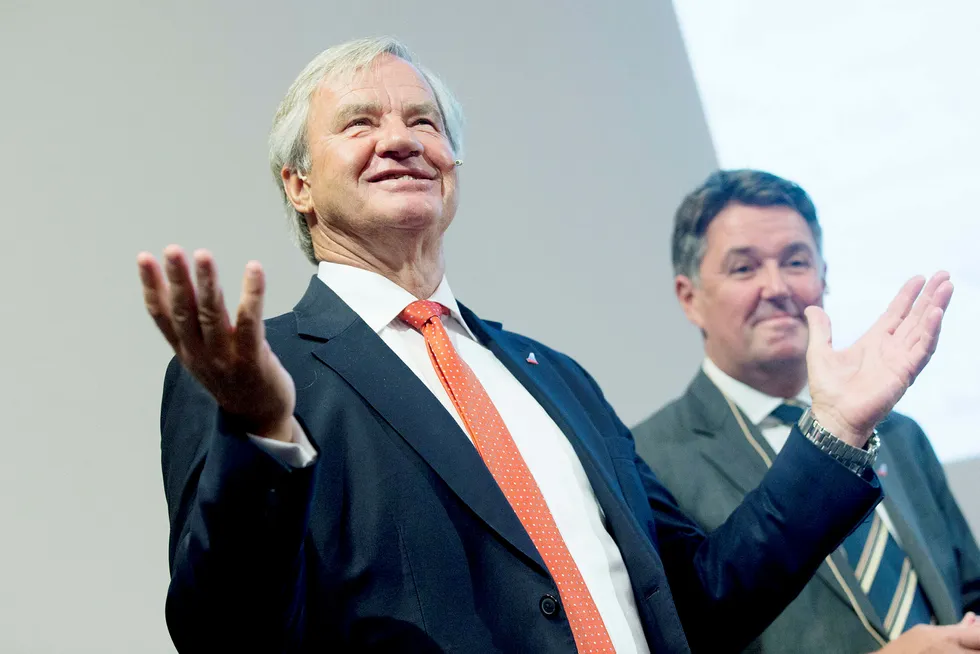 Tidligere Norwegian-sjef Bjørn Kjos (til venstre) og fungerende konsernsjef Geir Karlsen.