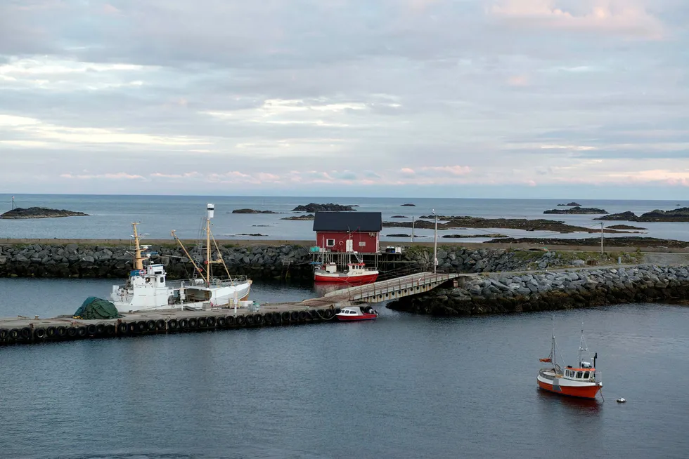 På kontinentalsokkelen utenfor Lofoten og Vesterålen oppgraderes nå havobservatoriet Love med ytterligere 37 kilometer kabel og flere observasjonspunkter for kontinuerlig overvåkning med kamera, strømmålere og ekkolodd, skriver artikkelforfatterne.