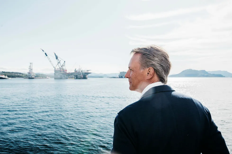 Johan H. Andresen, som er leder i Etikkrådet for Oljefondet, mener alle redere har et ansvar for hvordan båtene deres skrapes. Foto: Tommy Ellingsen