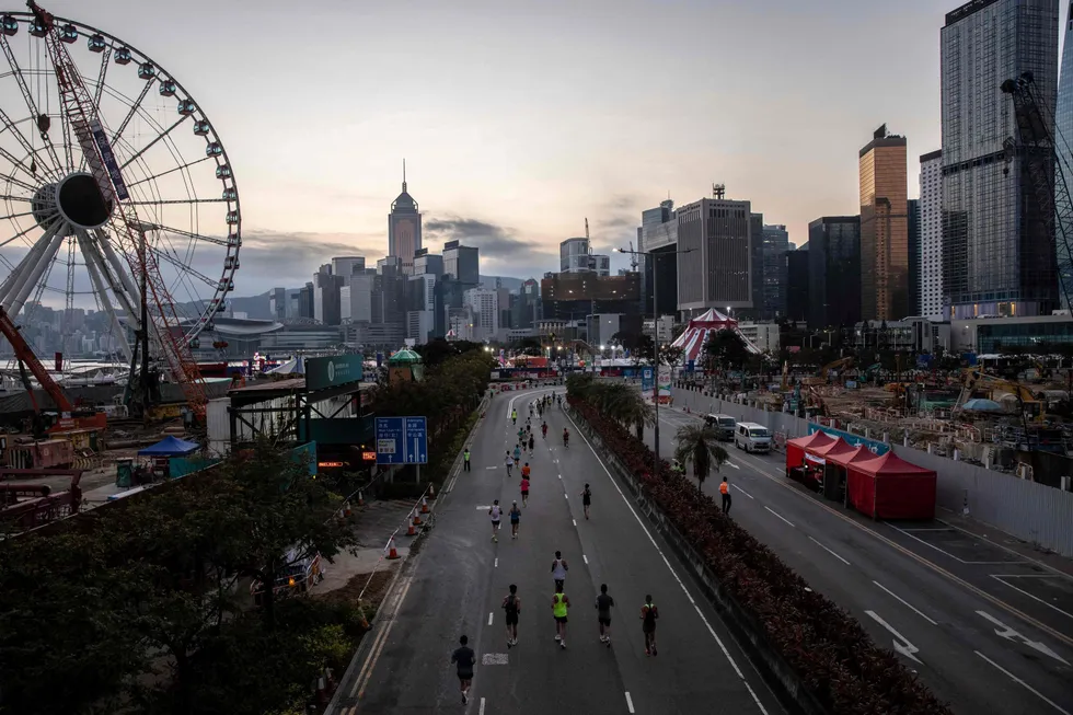 Hang Seng-indeksen ved Hongkong-børsen fortsetter å falle. Her fra Hong Kong Marathon på søndag.