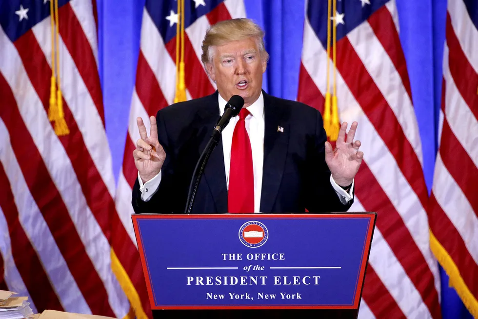 Donald Trumps tvitring bærer bud om en handelspolitikk blottet for forståelse av forskjellen på Trump Corporation og USA. Foto: Lucas Jackson/Reuters/NTB Scanpix