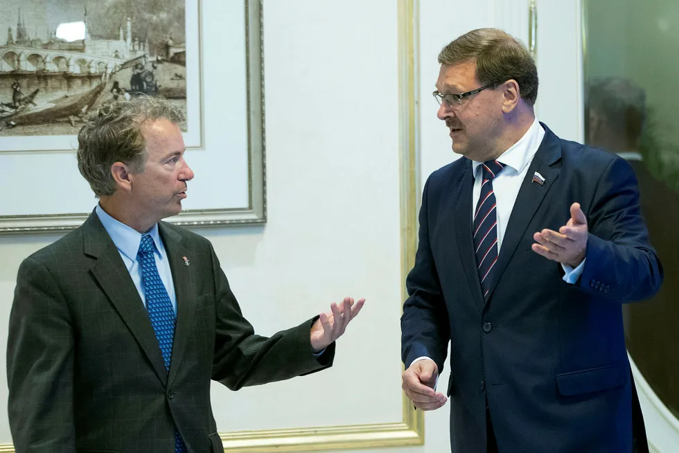 Rand Paul møtte senator Konstantin Kosatsjev, leder av utenrikskomiteen i overhuset i den russiske nasjonalforsamlingen, i Moskva mandag. Snart kan de møtes på amerikansk jord.