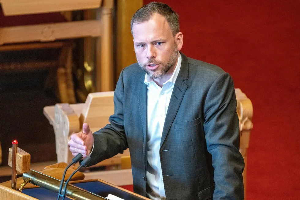 Audun Lysbakken (SV) på Stortinget i forbindelse med debatten etter redegjørelse om rapporten fra koronakommisjonen i mai._Foto: Gorm Kallestad / NTB