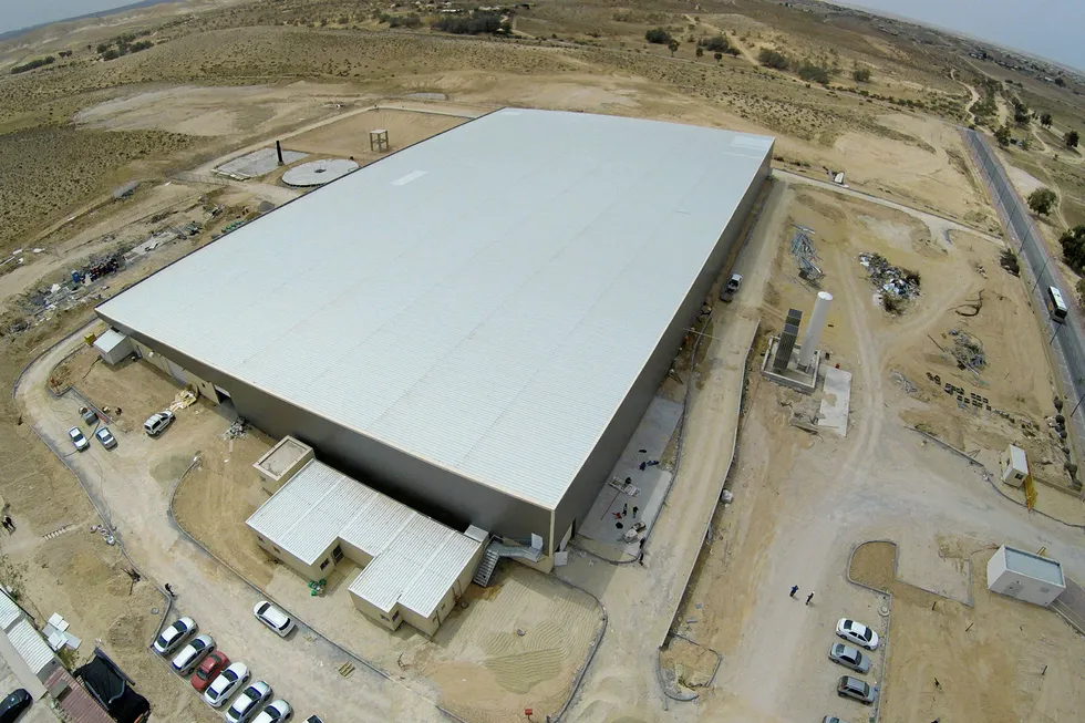 AquaMaof's 2,000 tons capacity sea bream facility in the Israeli Negev desert.