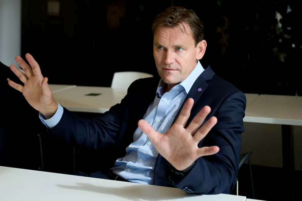 Avtroppende Nel-sjef Jon André Løkke henter mer penger.