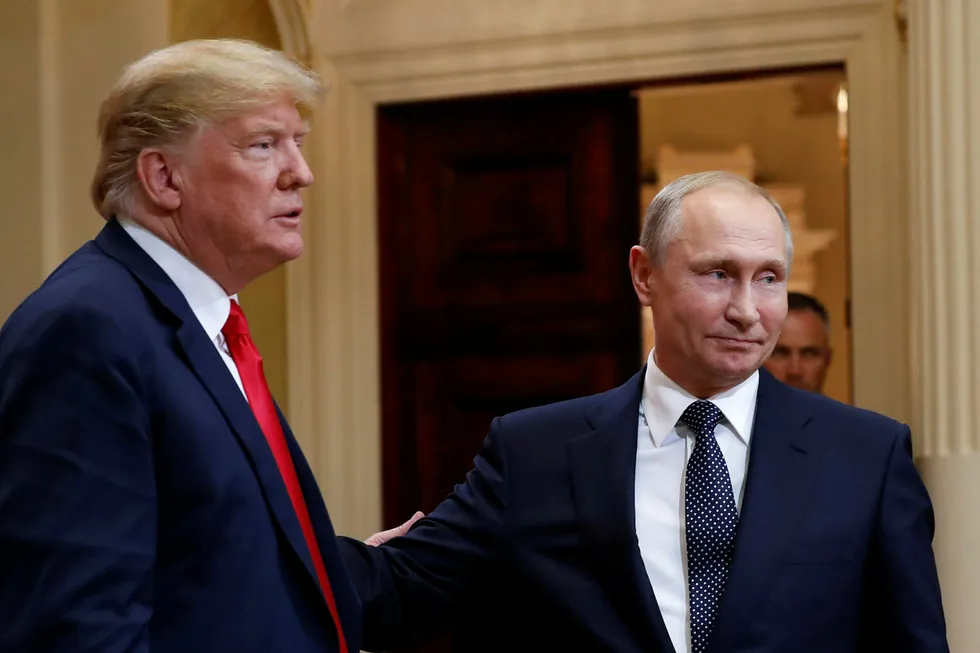 Det første bilaterale møtet mellom Donald Trump og Vladimir Putin gikk ikke stille for seg. Foto: Pablo Martinez Monsivais/AP/NTB Scanpix